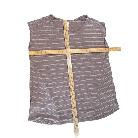 Kuhl Womens Laurel Short Sleeve Shirt Large Mauve Stripe Roll Tab Sides UPF 50 - Picture 9 of 9